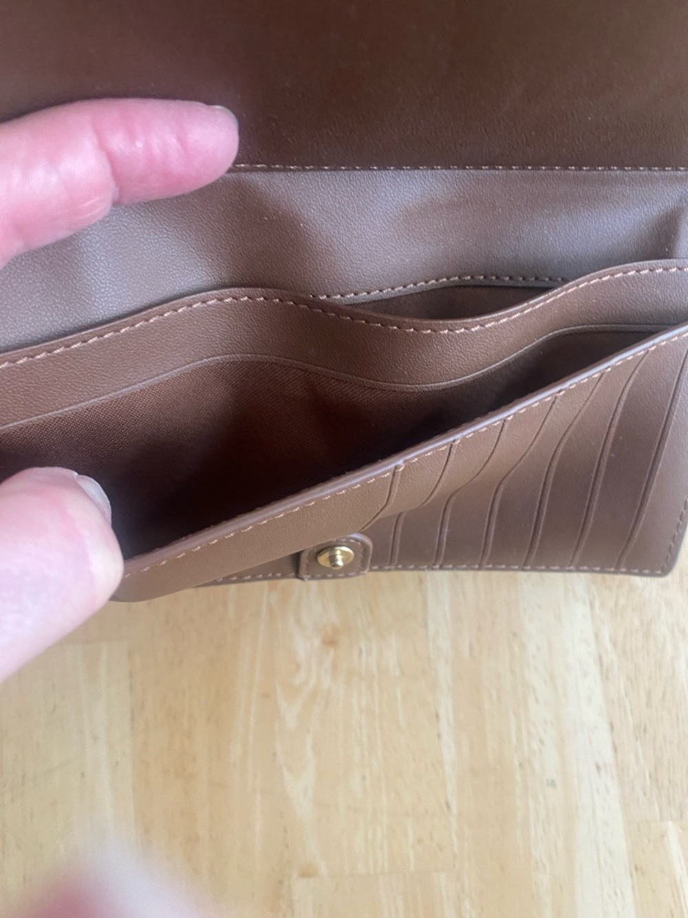 Coach Brown Signature Continental Wallet w Gold Logo & center zipper area EUC - Picture 12 of 15